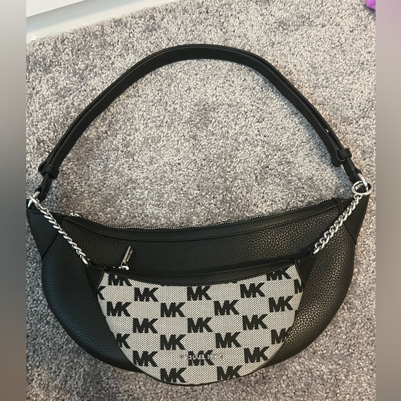 Michael Kors Handbags - MICHAEL KORS Hollis 2-in-1 Pebbled Leather & Logo Shoulder Bag NWT Retail $598